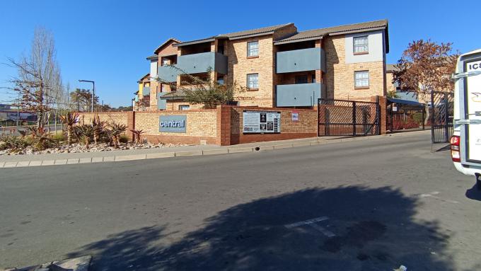 2 Bedroom Sectional Title for Sale For Sale in Noordwyk - Private Sale - MR682651