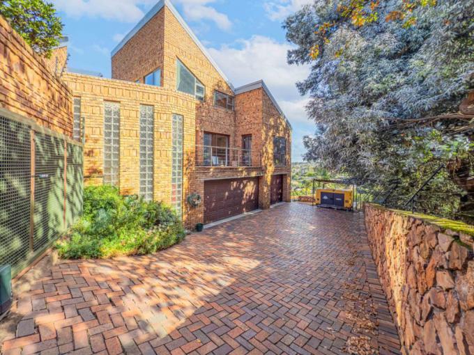 5 Bedroom House for Sale For Sale in Northcliff - MR682681