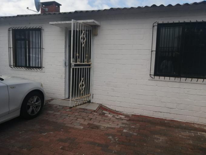 2 Bedroom House for Sale For Sale in Steenberg - MR682684