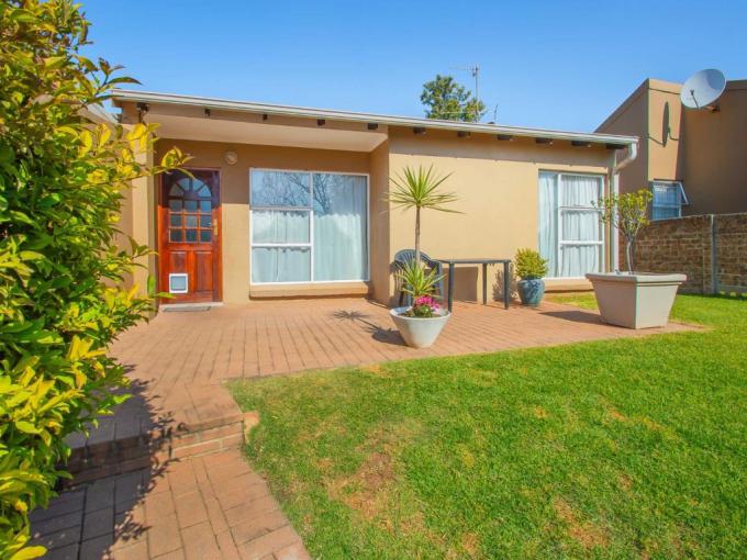 3 Bedroom Simplex for Sale For Sale in Randpark Ridge - MR682709