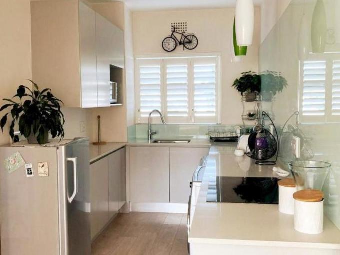 2 Bedroom Apartment to Rent in Vredehoek - Property to rent - MR682715