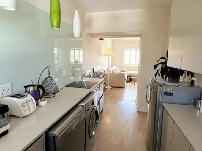 2 Bedroom Apartment to Rent in Vredehoek - Property to rent - MR682715