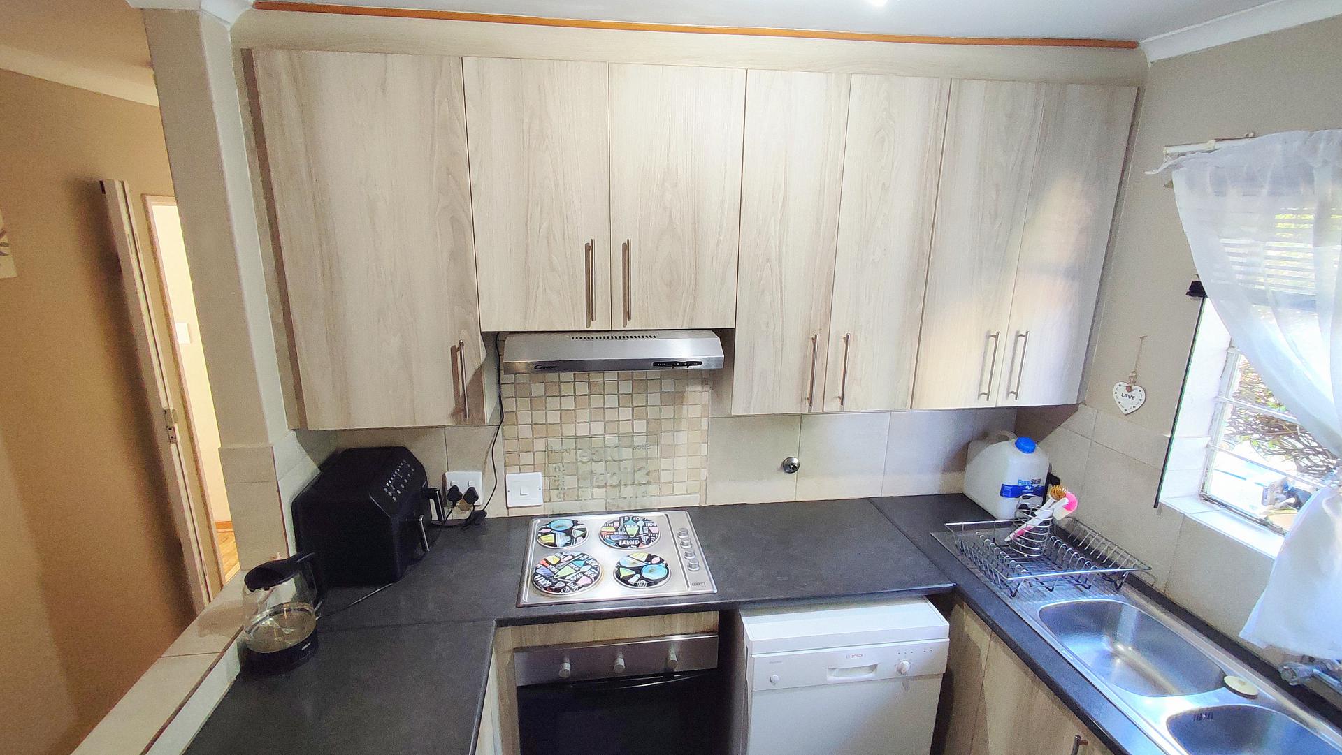  of property in Rooihuiskraal North