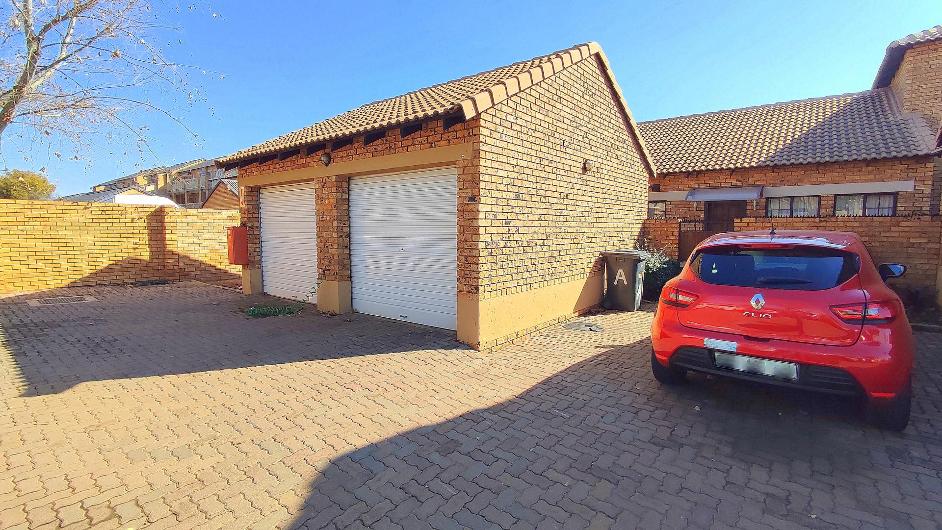  of property in Monavoni
