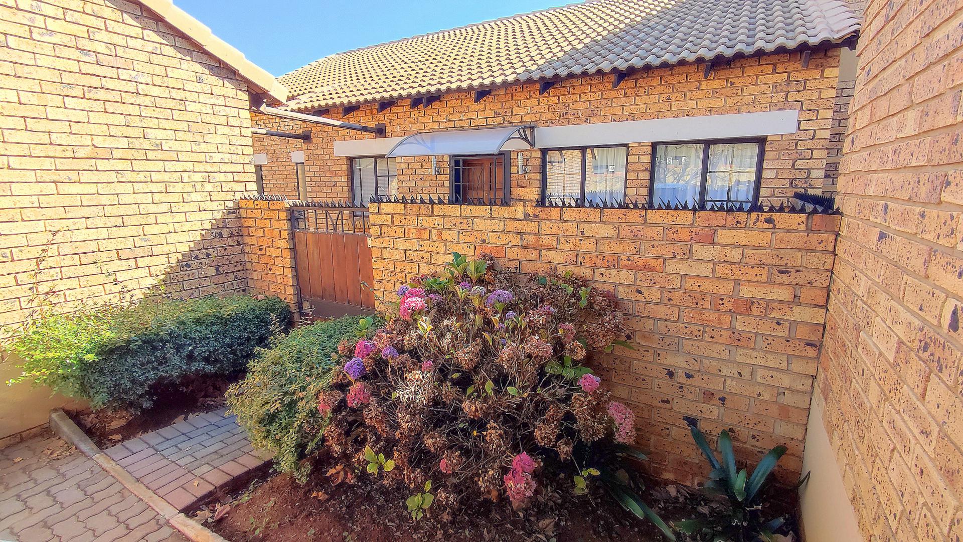  of property in Monavoni