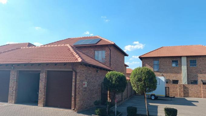 3 Bedroom Sectional Title to Rent in Sinoville - Property to rent - MR682738