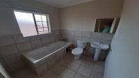 Bathroom 2 of property in Sinoville