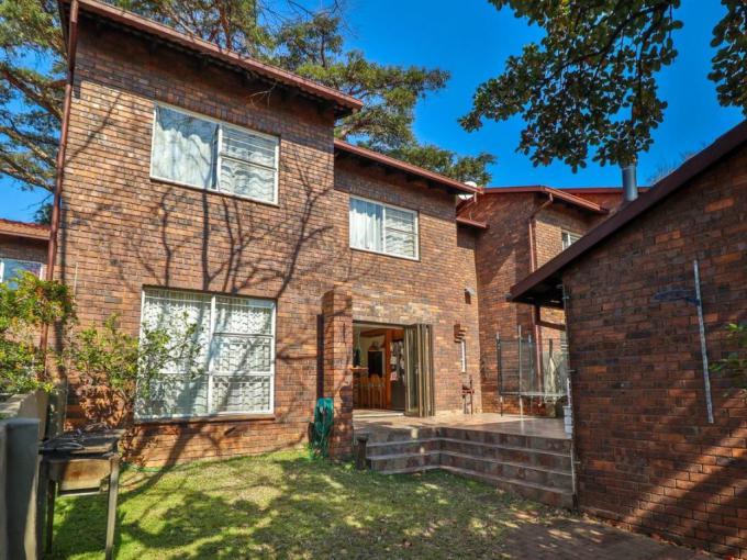 3 Bedroom Simplex for Sale For Sale in Faerie Glen - MR682761