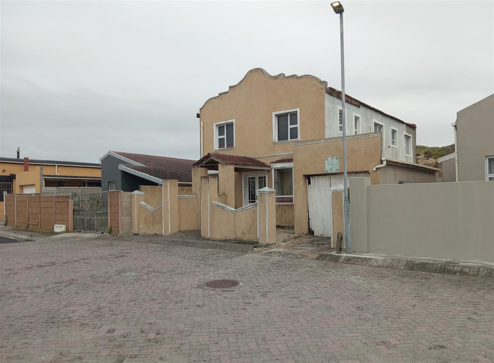 Front View of property in Mitchells Plain