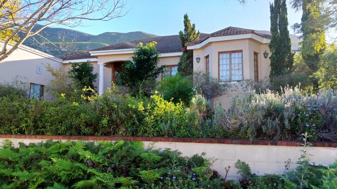4 Bedroom House for Sale For Sale in Onrus - MR682790