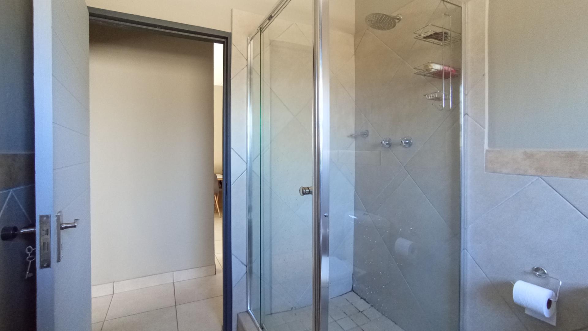 Bathroom 1 - 7 square meters of property in Glen Austin AH (Midrand)