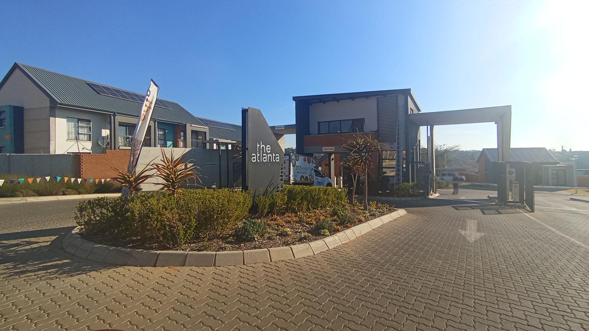 Front View of property in Rooihuiskraal North