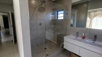 Bathroom 2 of property in Rooihuiskraal North
