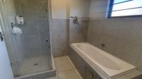 Bathroom 3+ of property in Rooihuiskraal North