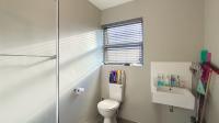 Main Bathroom - 6 square meters of property in Umbogintwini