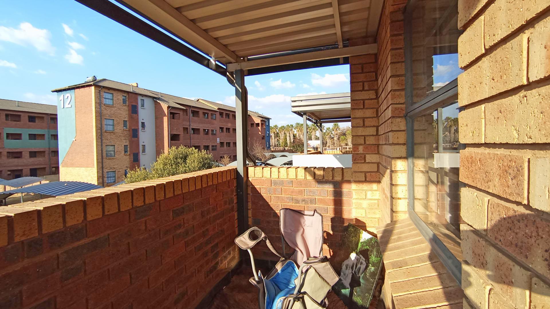 Balcony - 6 square meters of property in Montana Tuine