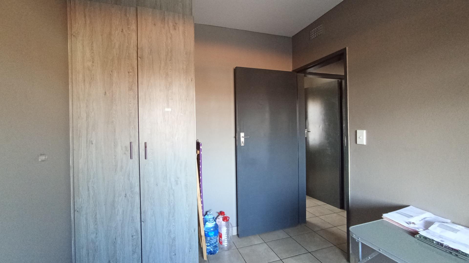 Bed Room 1 - 9 square meters of property in Montana Tuine