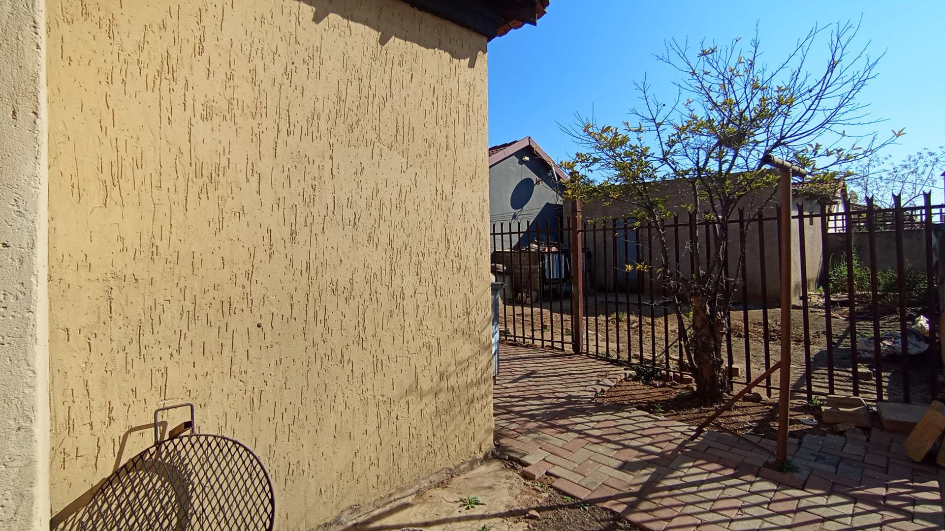 Backyard of property in Soshanguve