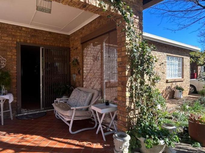 3 Bedroom Sectional Title for Sale For Sale in Safarituine - MR682836