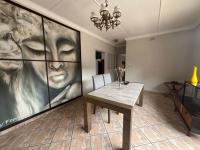  of property in Die Heuwel