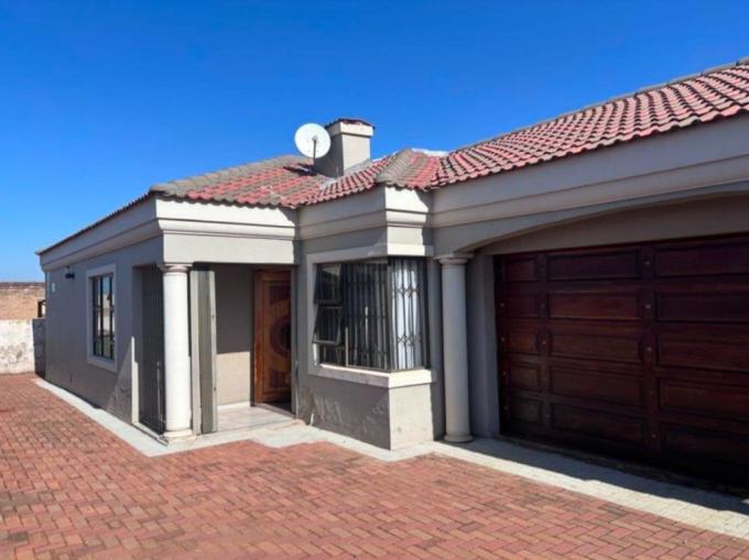 3 Bedroom House for Sale For Sale in Vosloorus - MR682891