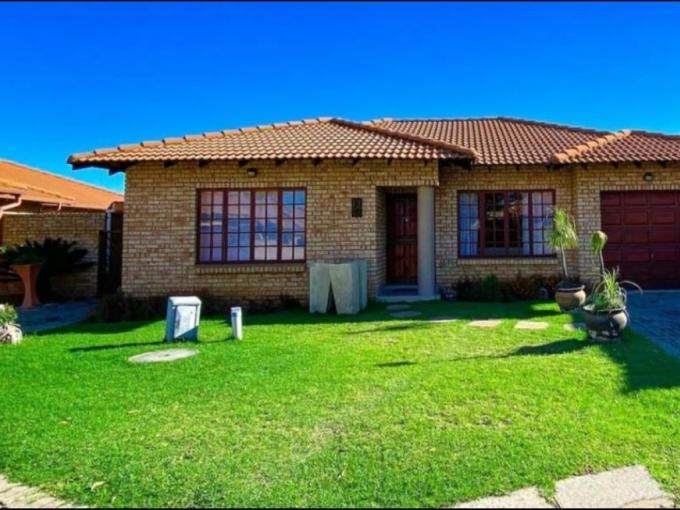 3 Bedroom Simplex for Sale For Sale in Alberton - MR682893