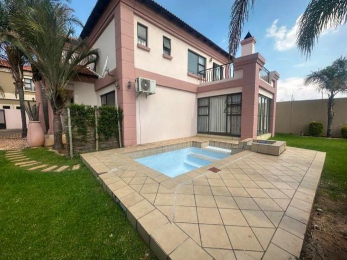 5 Bedroom House for Sale For Sale in Parkrand - MR682900