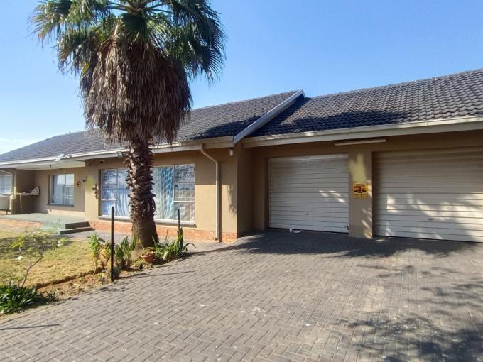 4 Bedroom House for Sale For Sale in Rensburg - MR682905