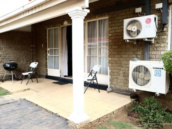 2 Bedroom Simplex for Sale For Sale in Rustenburg - MR682917
