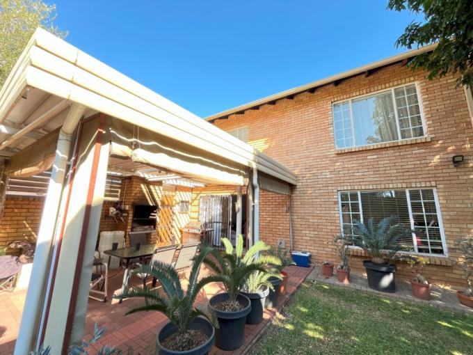 4 Bedroom Simplex for Sale For Sale in Sinoville - MR682920