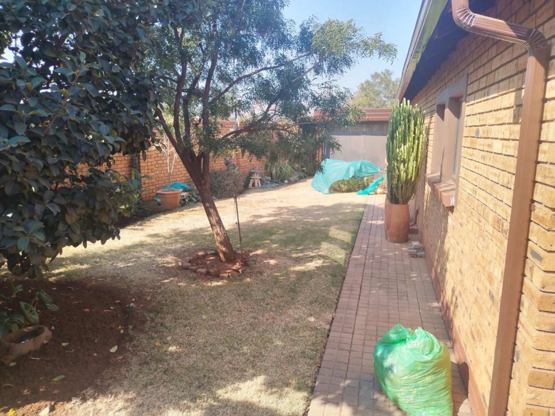  of property in Willow Park Manor