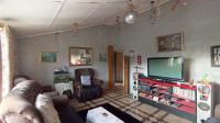 Lounges - 23 square meters of property in Crossmoor