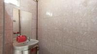 Bathroom 1 - 4 square meters of property in Crossmoor