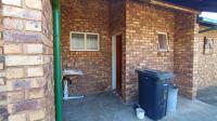 Patio - 16 square meters of property in Theresapark