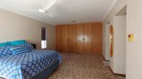 Main Bedroom - 32 square meters of property in Theresapark