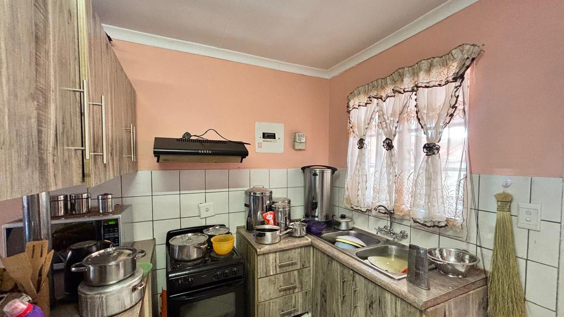 Kitchen of property in Parys
