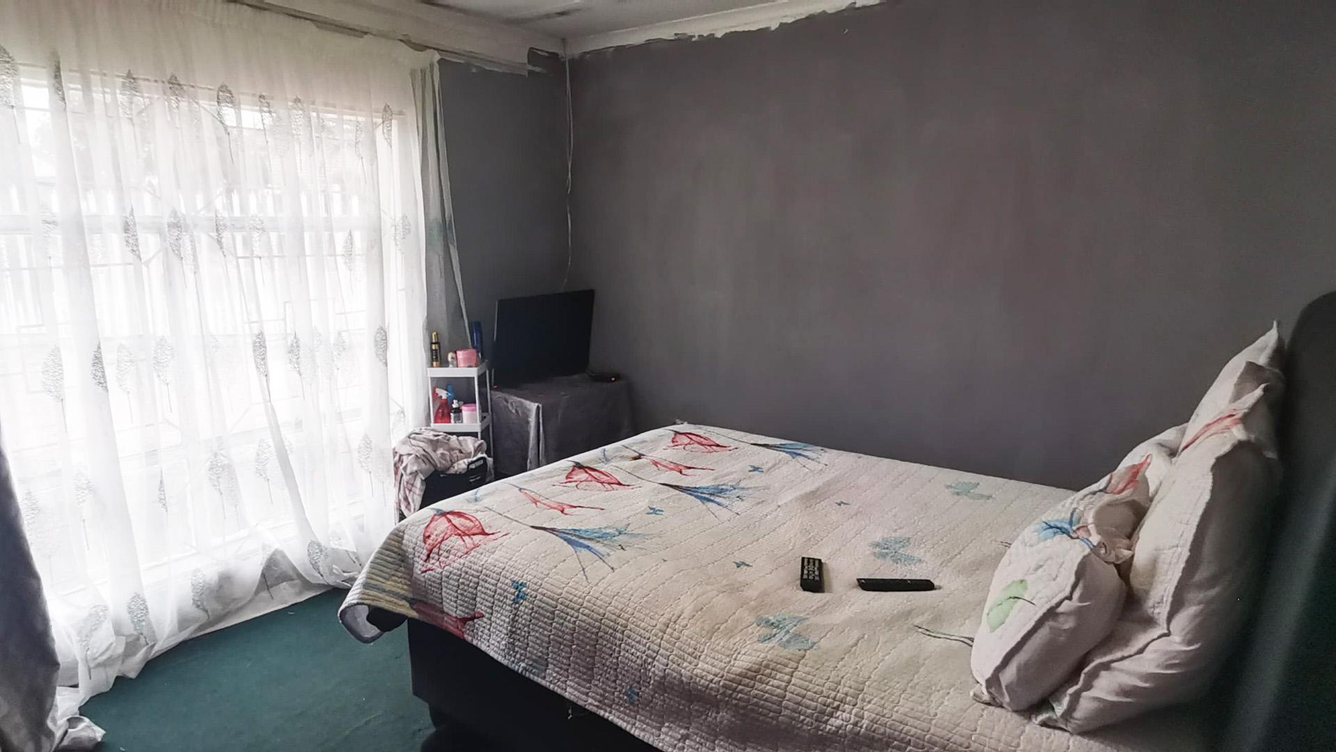 Bed Room 2 of property in Kinross