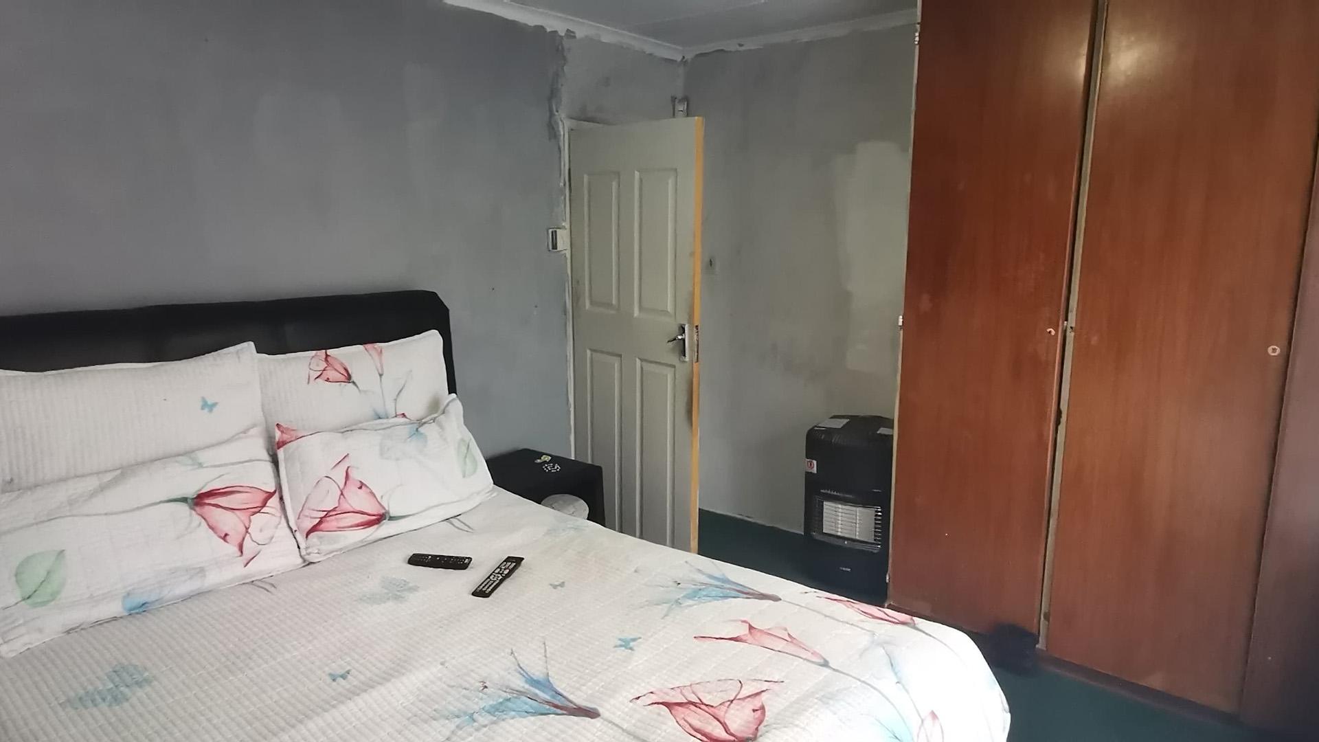 Bed Room 2 of property in Kinross