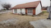 Front View of property in Kinross