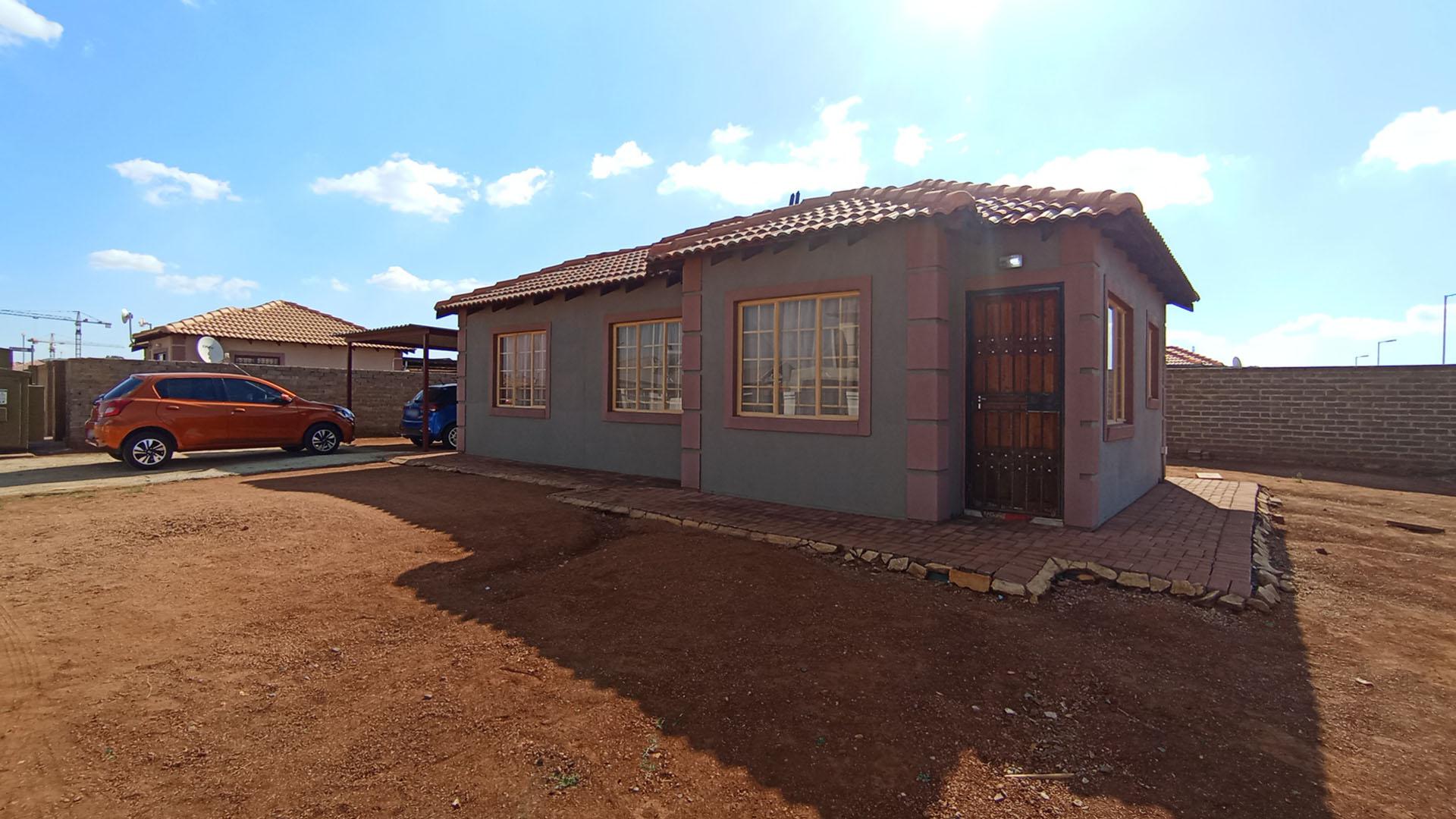 Front View of property in Klerksoord