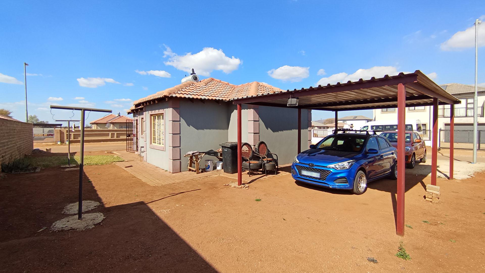 Backyard of property in Klerksoord