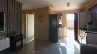 Lounges - 14 square meters of property in Klerksoord