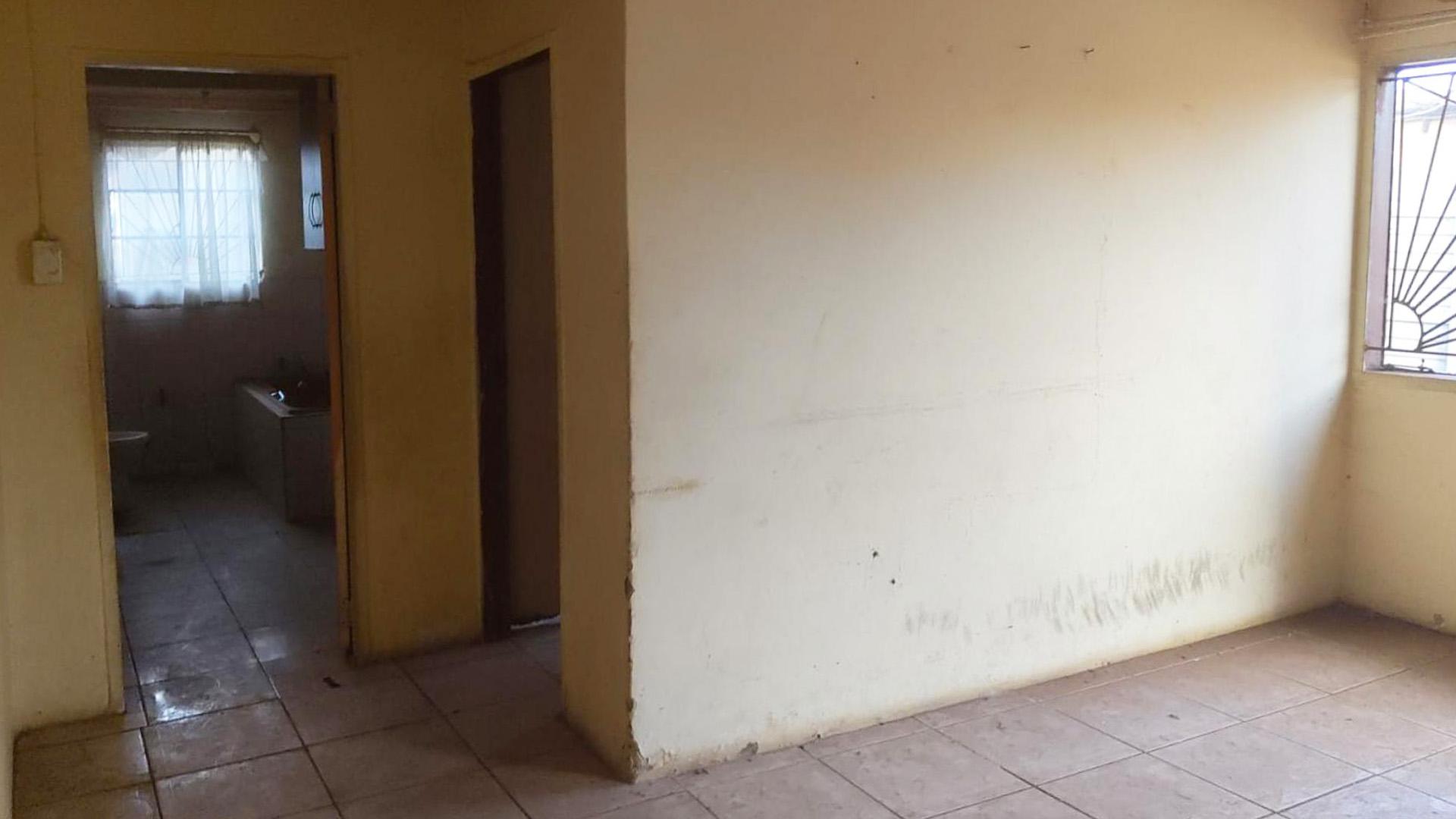 Lounges of property in Rondebult