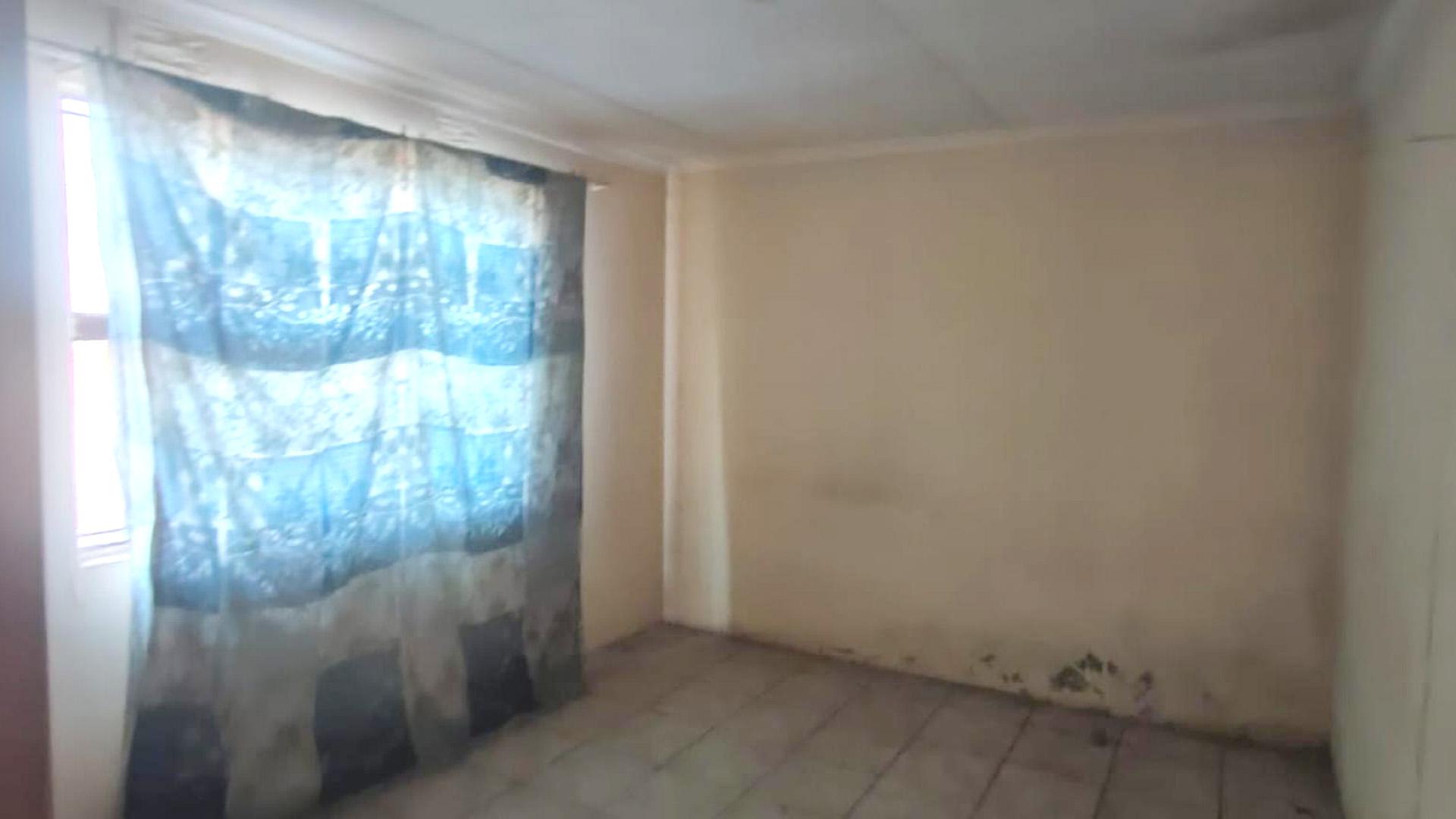 Bed Room 1 of property in Rondebult