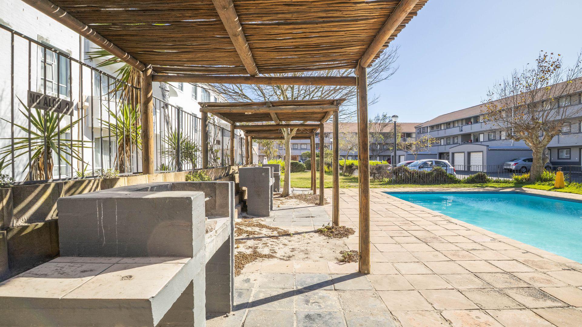 Swimming Pool of property in Pinelands