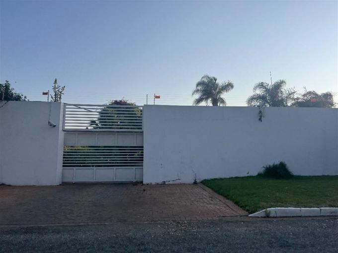 Standard Bank SIE Sale In Execution House for Sale in Selcourt - MR682964