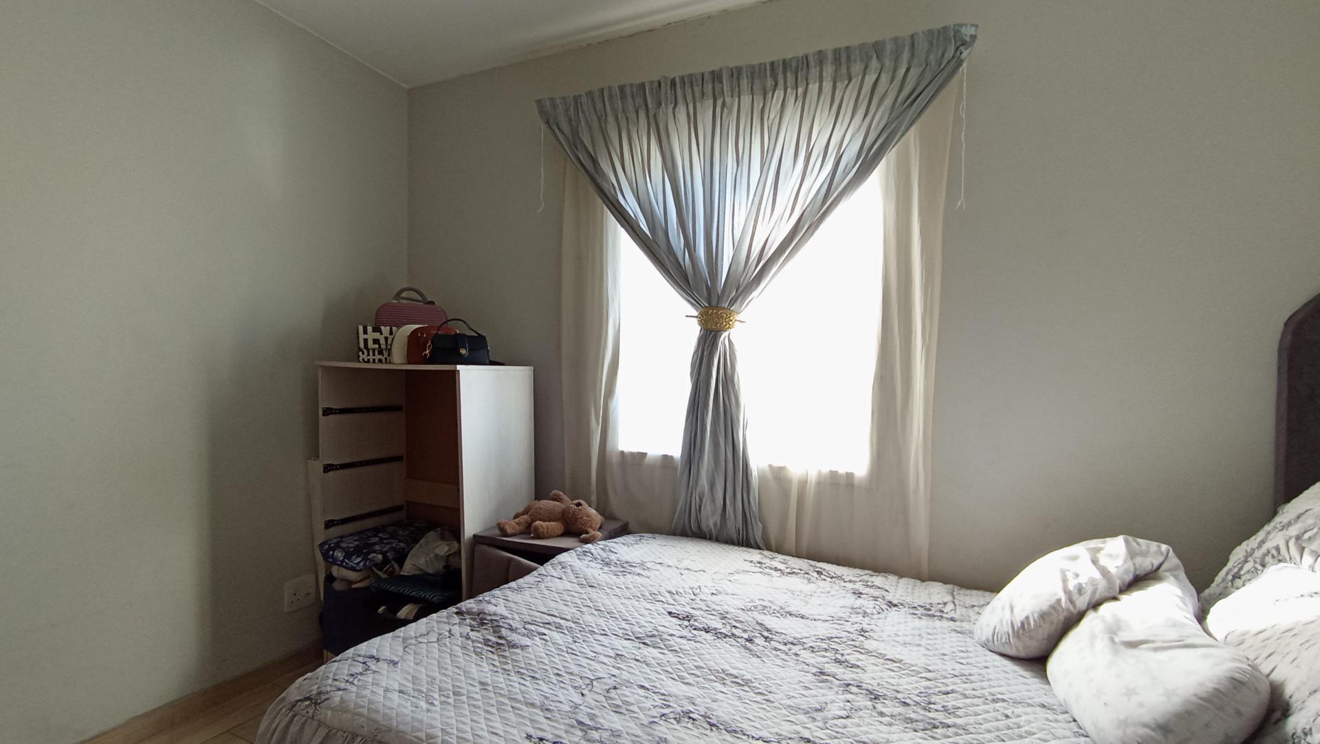 Bed Room 1 - 9 square meters of property in South Hills
