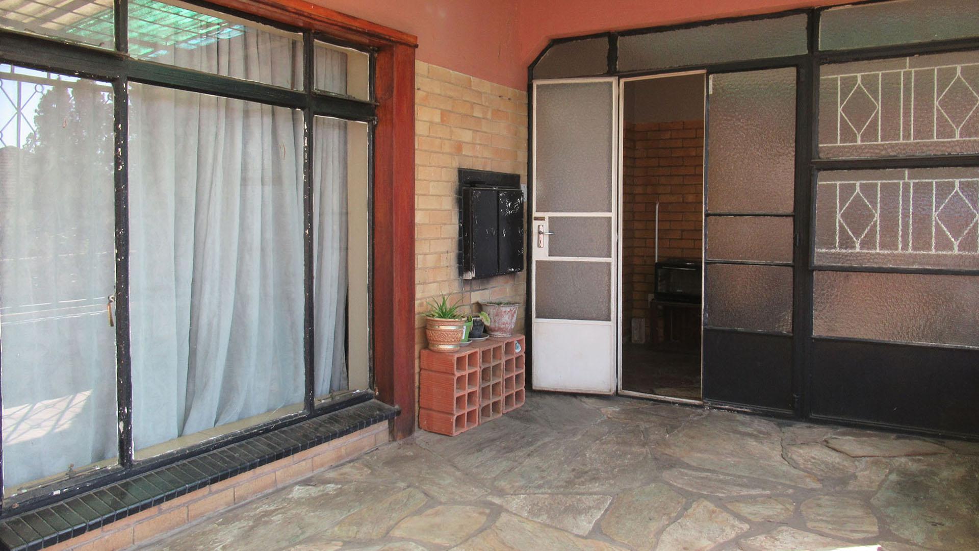 Patio - 13 square meters of property in Rewlatch