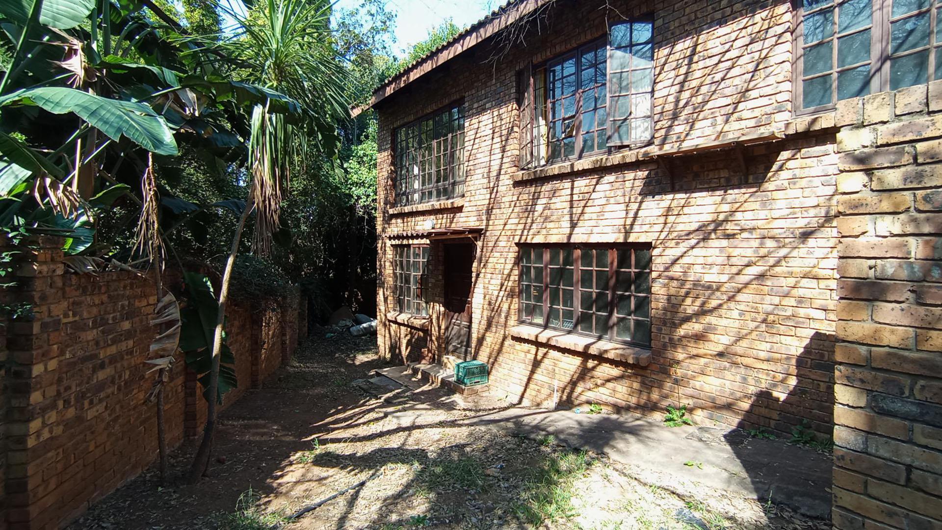 Backyard of property in Moreletapark