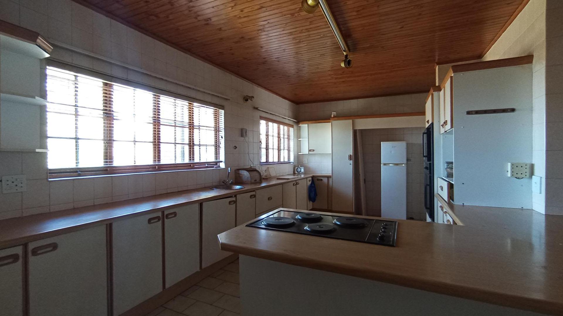 Kitchen - 26 square meters of property in Moreletapark